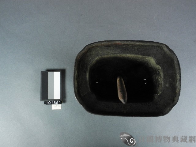 銅燭台藏品圖，第2張