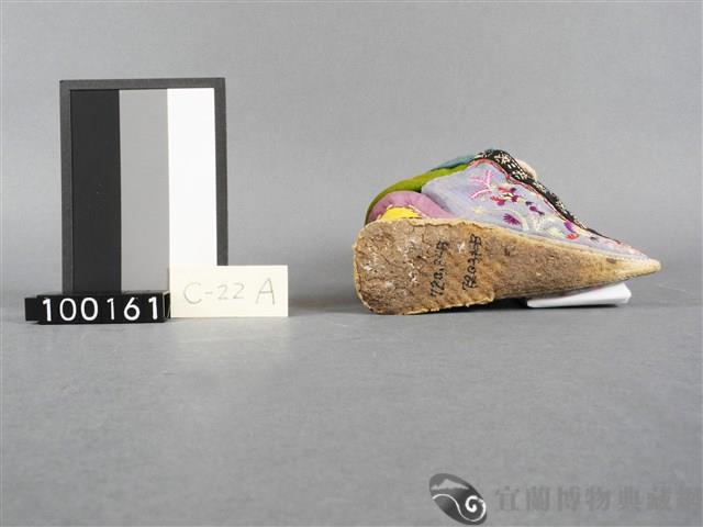 彩繡弓鞋藏品圖，第1張