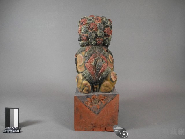 彩色木雕柱頭獅子藏品圖，第2張