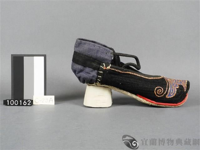 彩繡鞋藏品圖，第2張