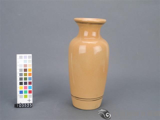 黃釉花卉紋花瓶藏品圖，第2張