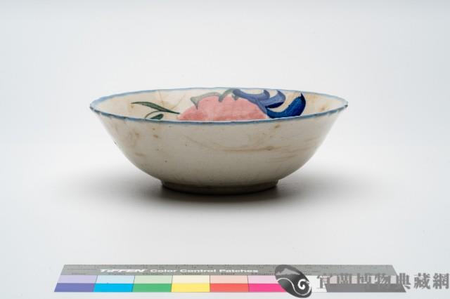 鶯歌手繪胭脂紅花卉碗公藏品圖，第3張