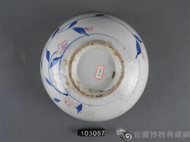 青花紅彩花卉紋碗藏品圖，第3張