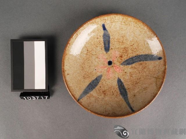 紅藍彩花卉紋盤藏品圖，第1張