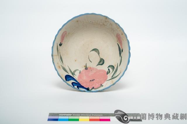 鶯歌手繪胭脂紅花卉碗公藏品圖，第1張