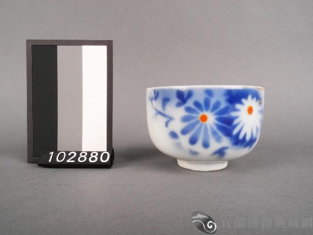 青花橘彩花卉紋杯藏品圖，第1張