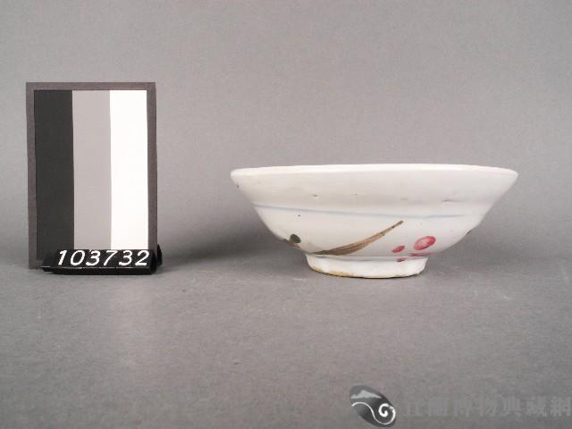 紅綠彩花卉葉紋碗藏品圖，第1張