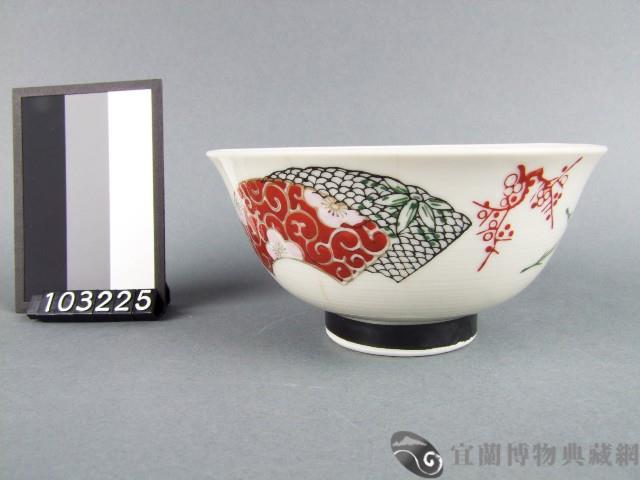 彩繪梅花扇形紋碗藏品圖，第1張