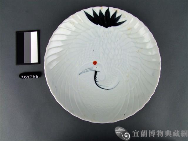 青花桃紅彩鶴紋盤藏品圖，第1張