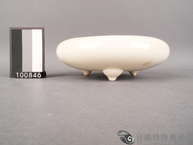 白釉水仙盤藏品圖，第1張