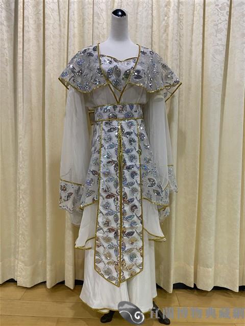 白肉感裳藏品圖，第1張