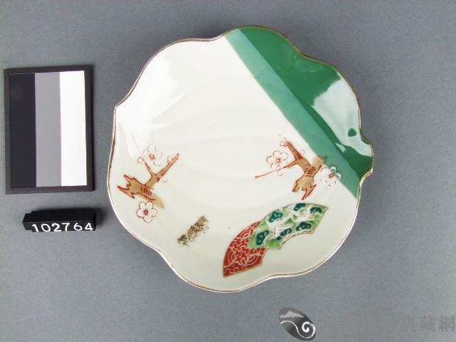 彩繪梅花紋盤藏品圖，第1張