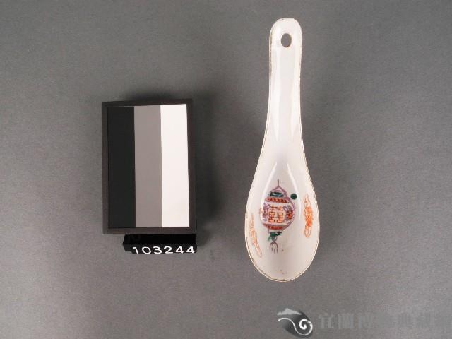 紅綠彩宮燈紋湯匙藏品圖，第1張