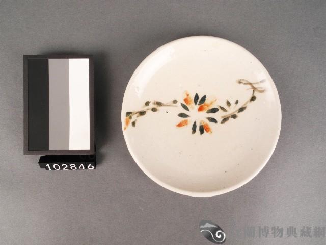 赤綠彩花卉紋碟藏品圖，第1張