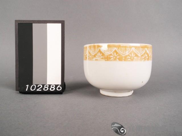 黃金釉花卉紋杯藏品圖，第1張