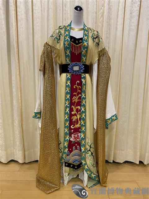 歌仔戲服（皇后服）藏品圖，第1張