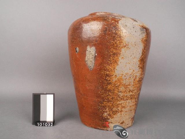 赤釉平頸壺藏品圖，第1張