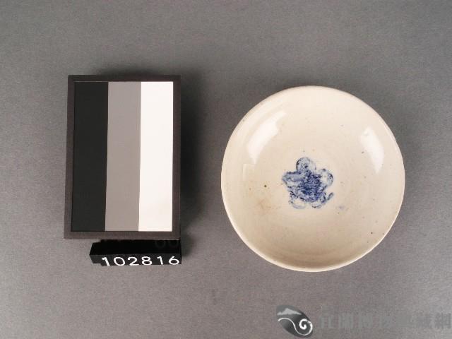 青花梅花紋碟藏品圖，第1張