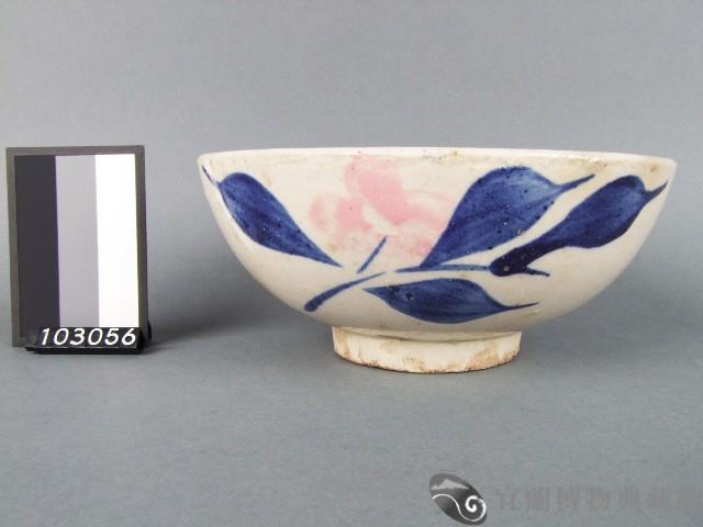 青花紅彩花卉紋碗藏品圖，第1張