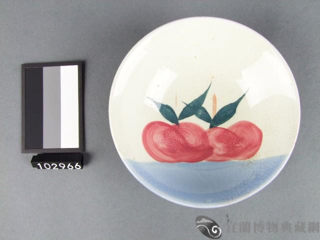 紅綠彩桃果紋碗藏品圖，第1張