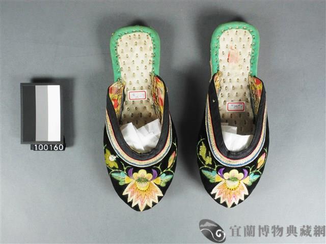 彩繡拖鞋藏品圖，第1張