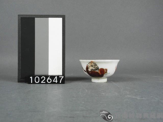 赤釉人物杯藏品圖，第1張