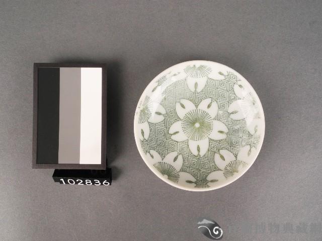 綠彩花卉紋碟藏品圖，第1張