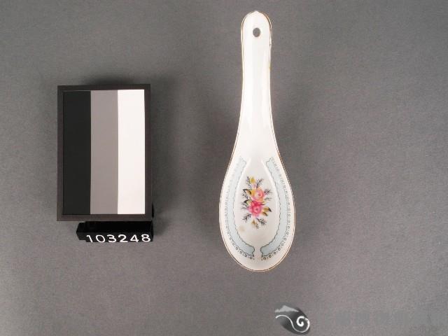 彩繪花卉紋湯匙藏品圖，第1張
