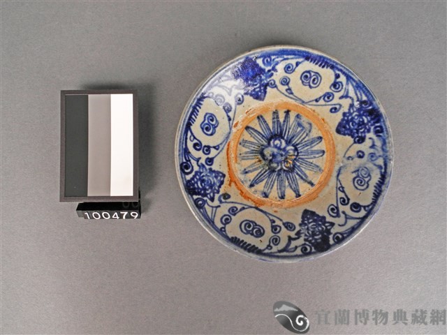 青花菊花盤藏品圖，第1張