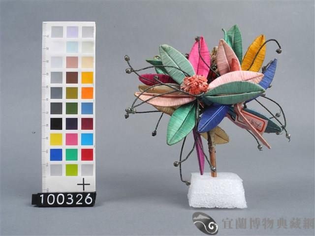 彩線花卉紋頭插藏品圖，第1張