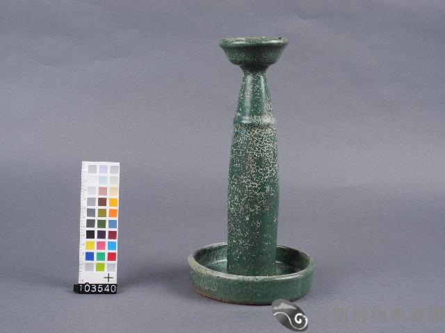 綠釉油燈藏品圖，第1張