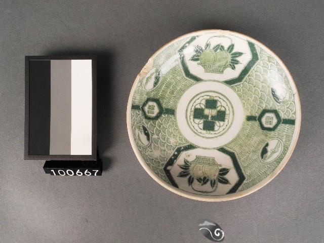 綠釉印花花籃紋盤藏品圖，第1張