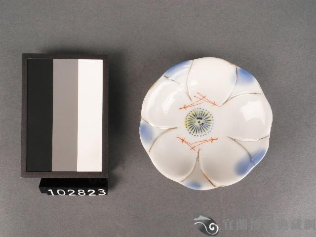 三彩花卉紋碟藏品圖，第1張