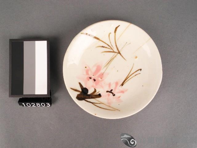 彩繪花卉紋碟藏品圖，第1張