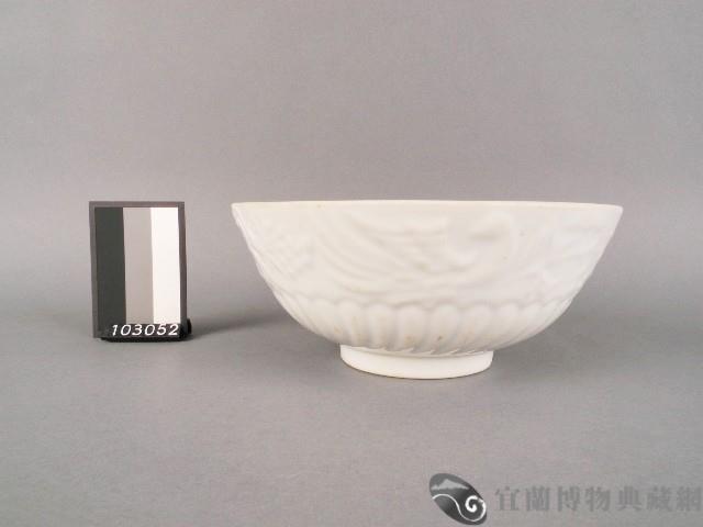 白地花卉鳳鳥紋碗藏品圖，第1張