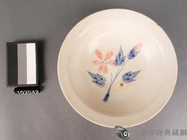 紅藍彩花卉紋碗藏品圖，第1張