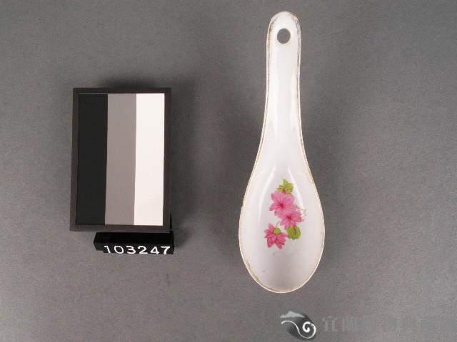 紅綠彩花卉紋湯匙藏品圖，第1張