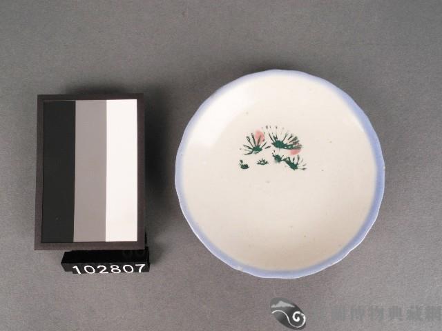 彩繪花草紋碟藏品圖，第1張