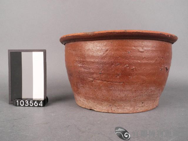 赤釉陶盆藏品圖，第1張