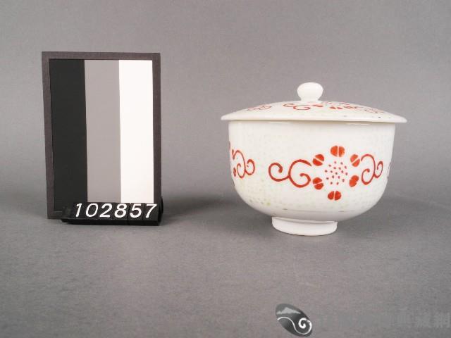 紅彩花卉紋杯藏品圖，第1張