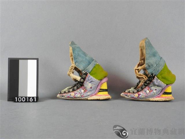 彩繡弓鞋藏品圖，第1張