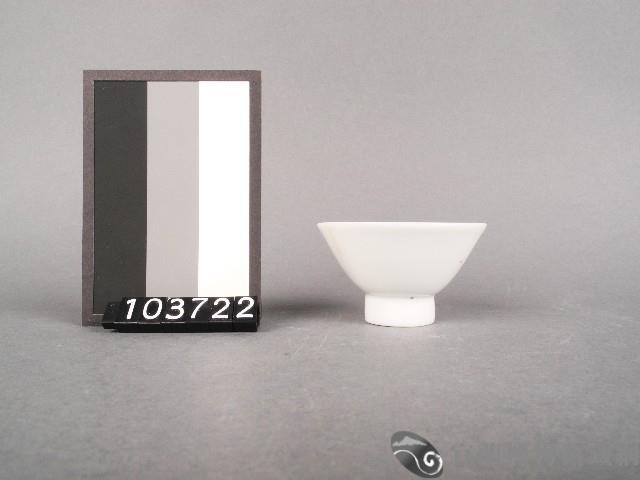 紅綠彩花卉紋杯藏品圖，第2張