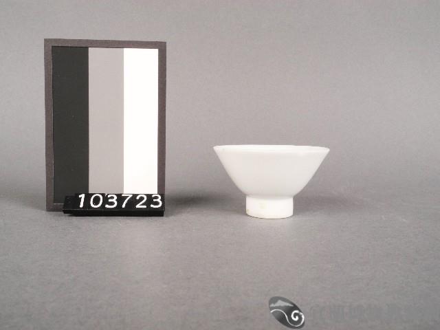 紅綠彩花卉紋杯藏品圖，第2張