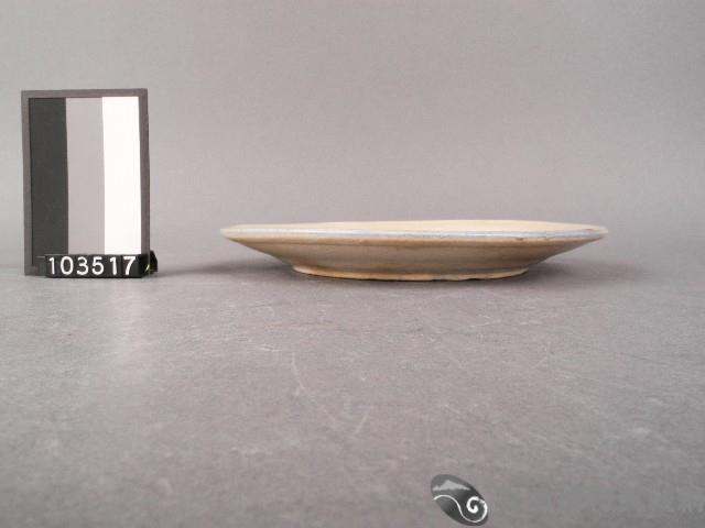 紅綠彩花卉紋盤藏品圖，第2張