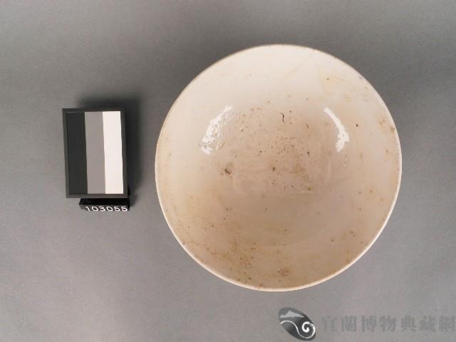 青花紅彩花卉紋碗藏品圖，第2張