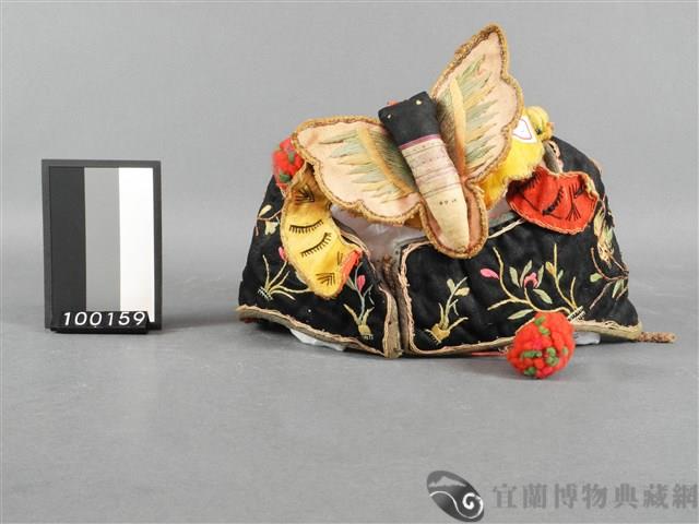 彩繡童帽藏品圖，第2張