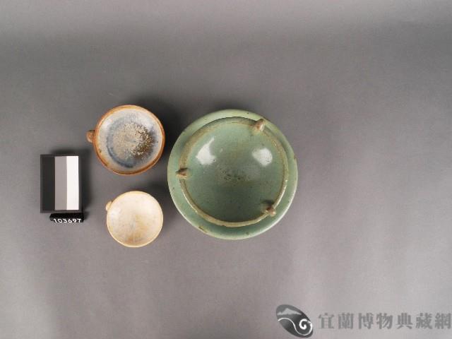 綠釉油燈藏品圖，第2張