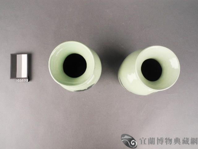 綠釉葡萄紋花瓶藏品圖，第2張