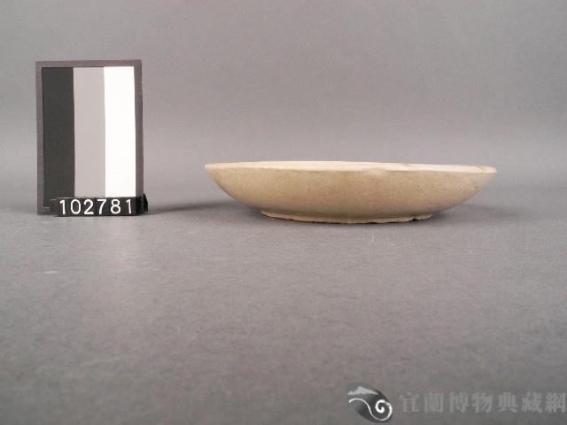 青花桃紅彩花卉紋盤藏品圖，第2張