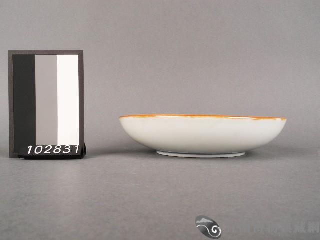 紅綠彩繪花卉紋碟藏品圖，第2張